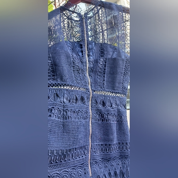 BARDOT Mariana Lace Dress in Patblue, size XS / 4, back zipper. - Picture 5 of 5